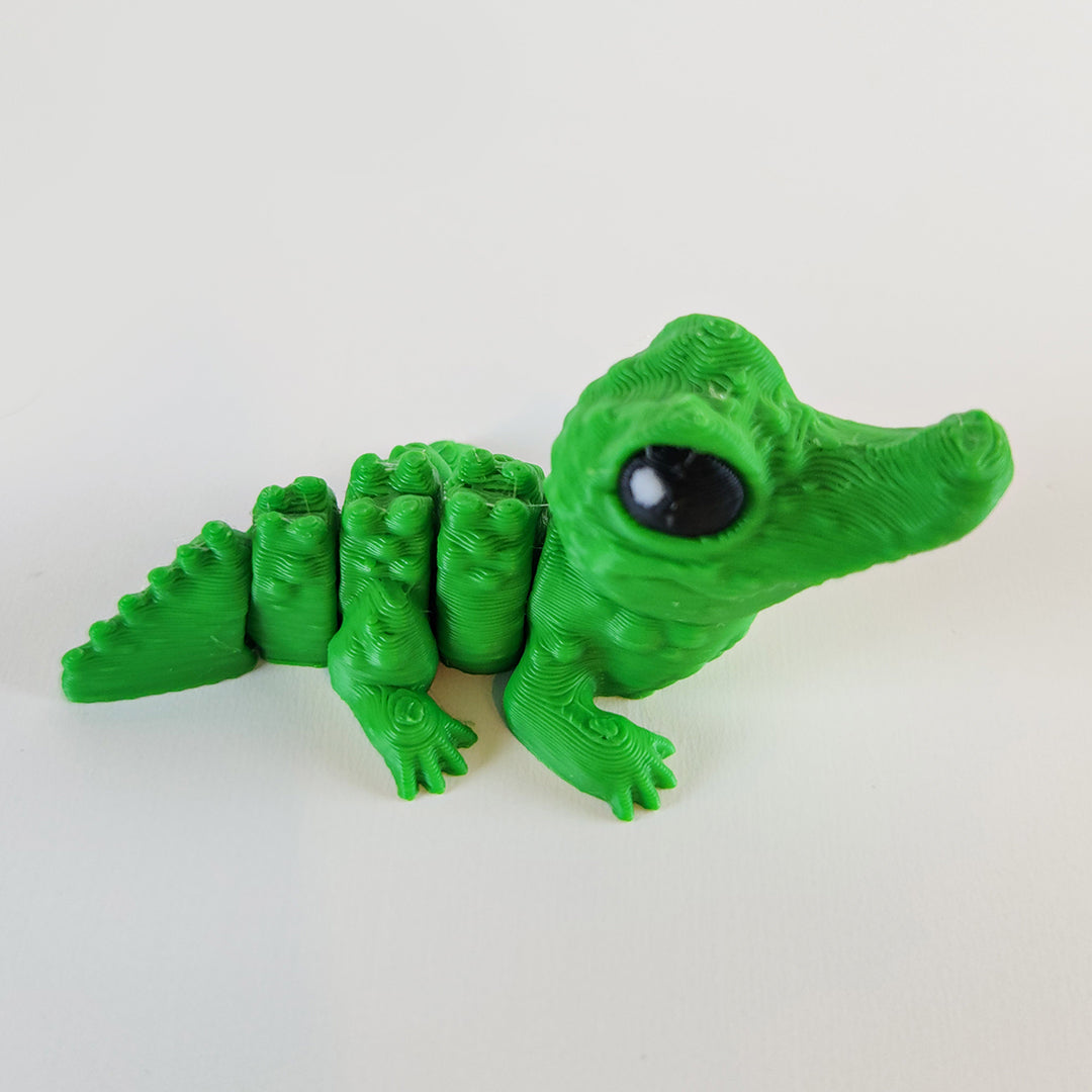 🐣 Crocodile Hatchling – Tiny Articulated Fiddle Companion